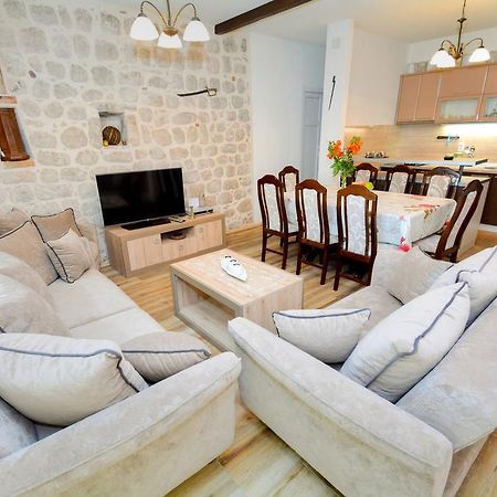 Apartments Krivokapic Пераст Экстерьер фото